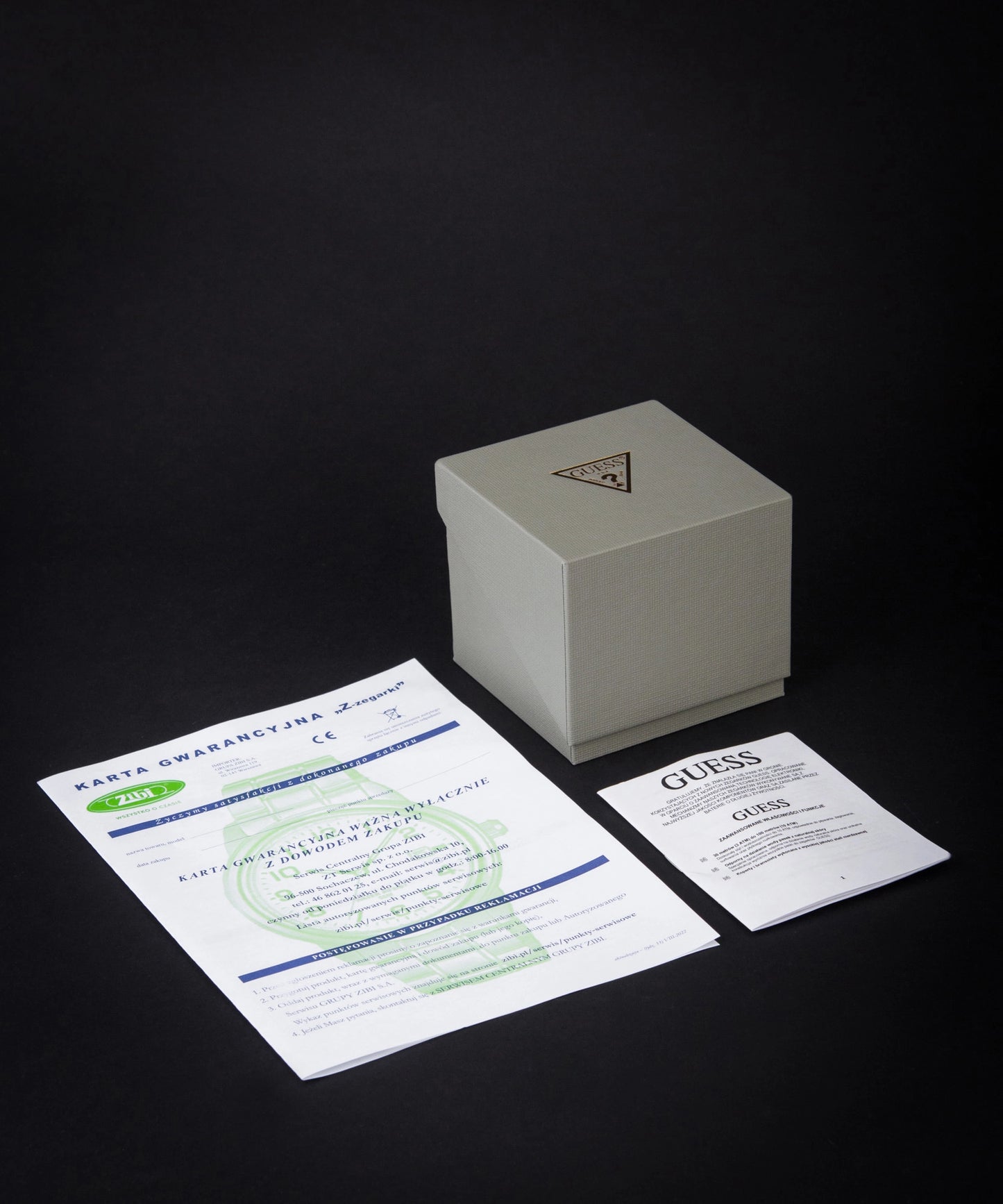 ساعة نسائية - GUESS