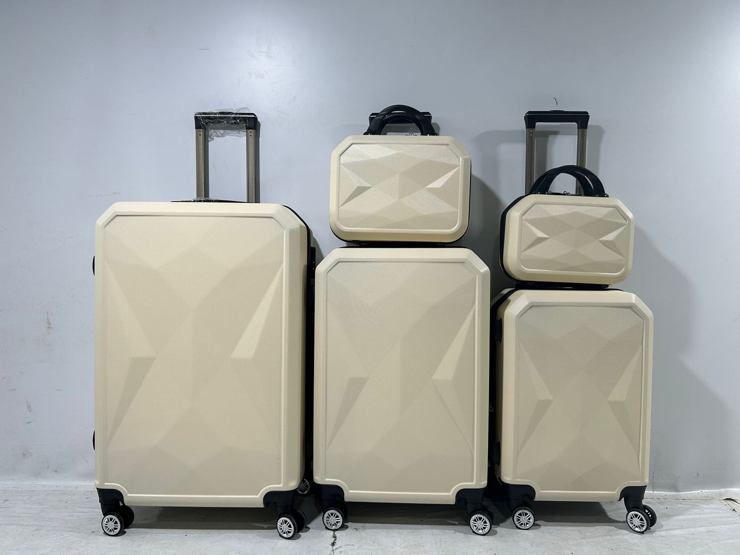 شنط بلاستيك مقوي 5قطع