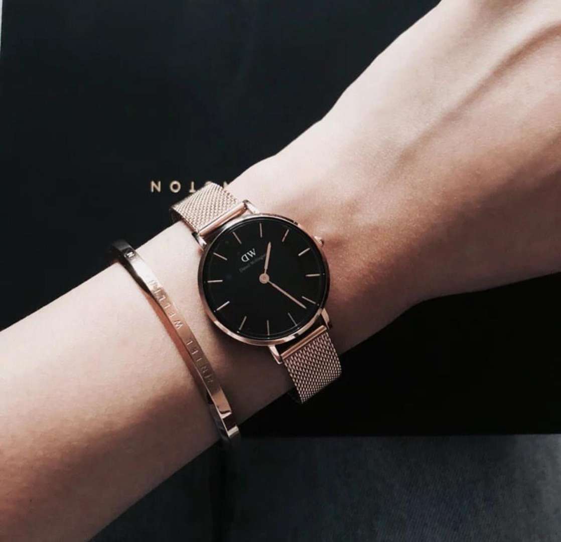 Women's Watch with Bracelet - DANIEL WELLINGTON