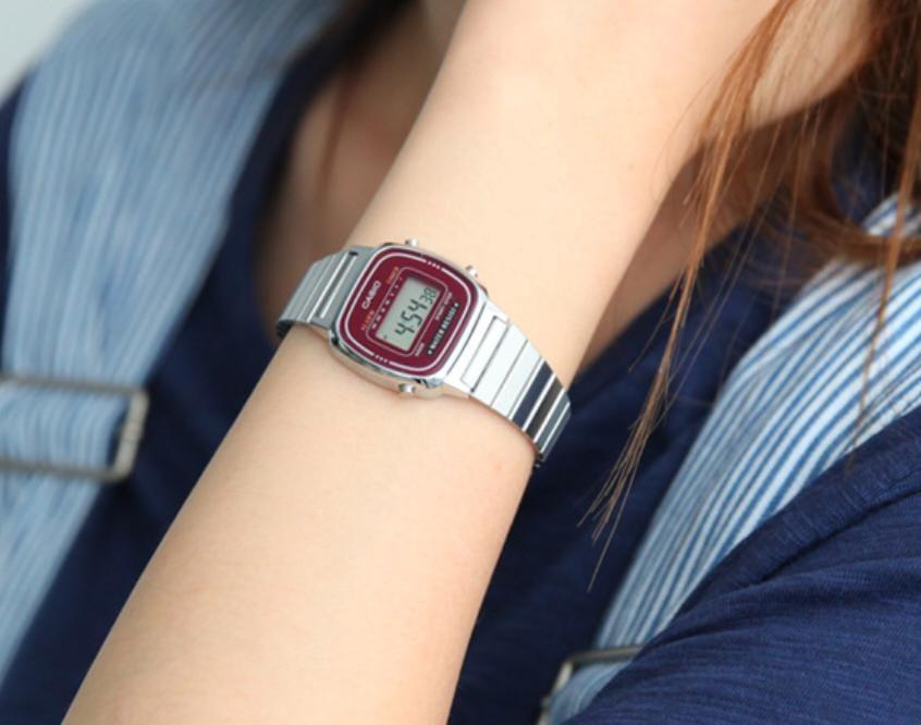 Women's Digital Watch - CASIO la670wa-4