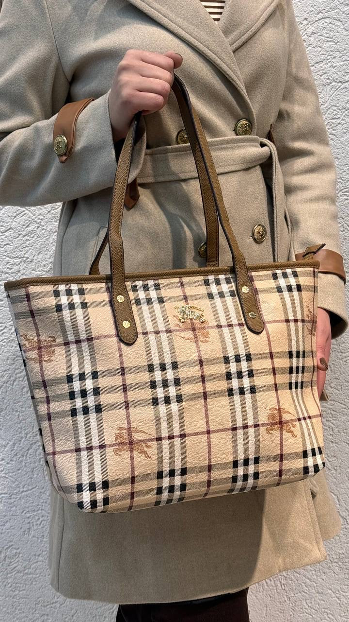 Large Burberry bag - available in several colors - Burberry