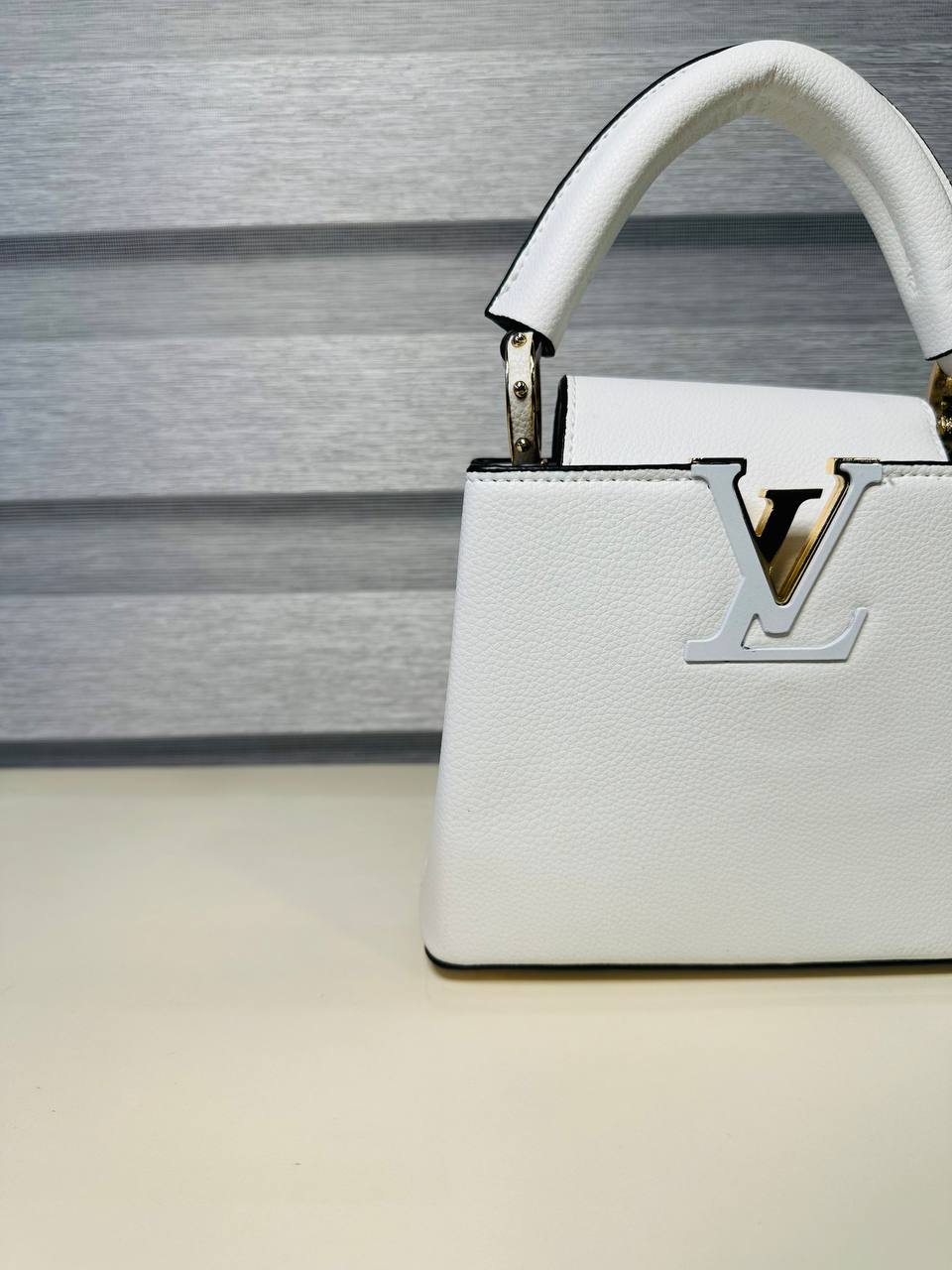 شنطة نسائية حجم كبير قاعدة 28 سم - LOIS VUITTON