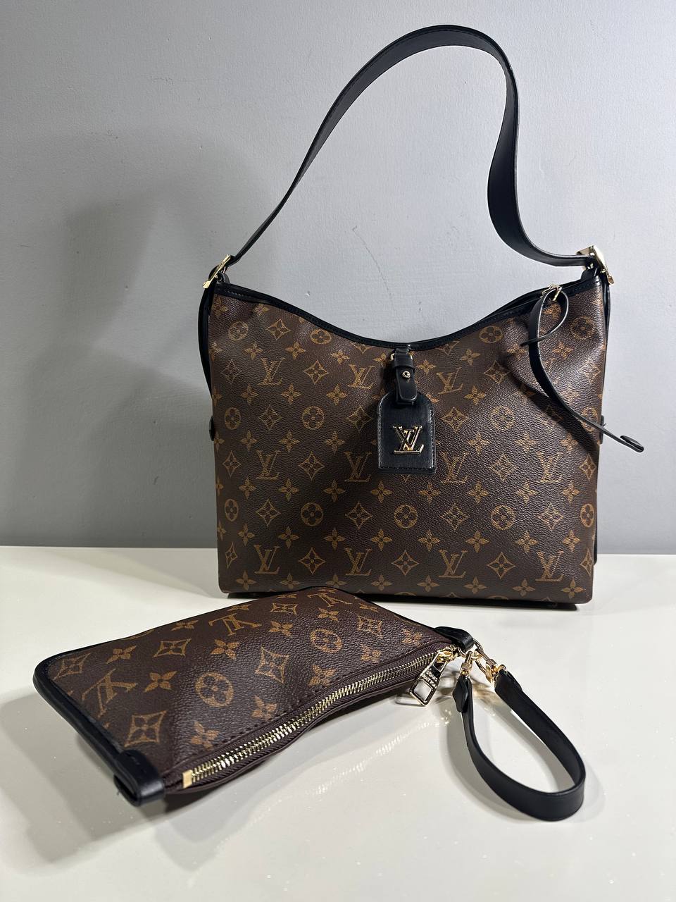 شنطة نسائية - LOUIS VUITTON