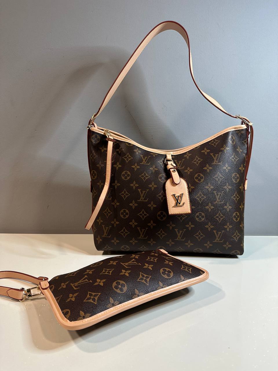 شنطة نسائية - LOUIS VUITTON