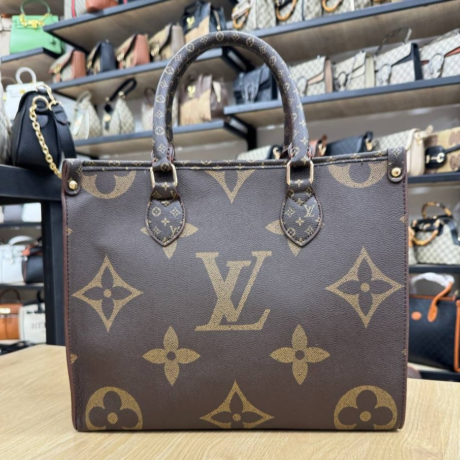 Women's base bag, 36 cm - LOUIS VUITTON 