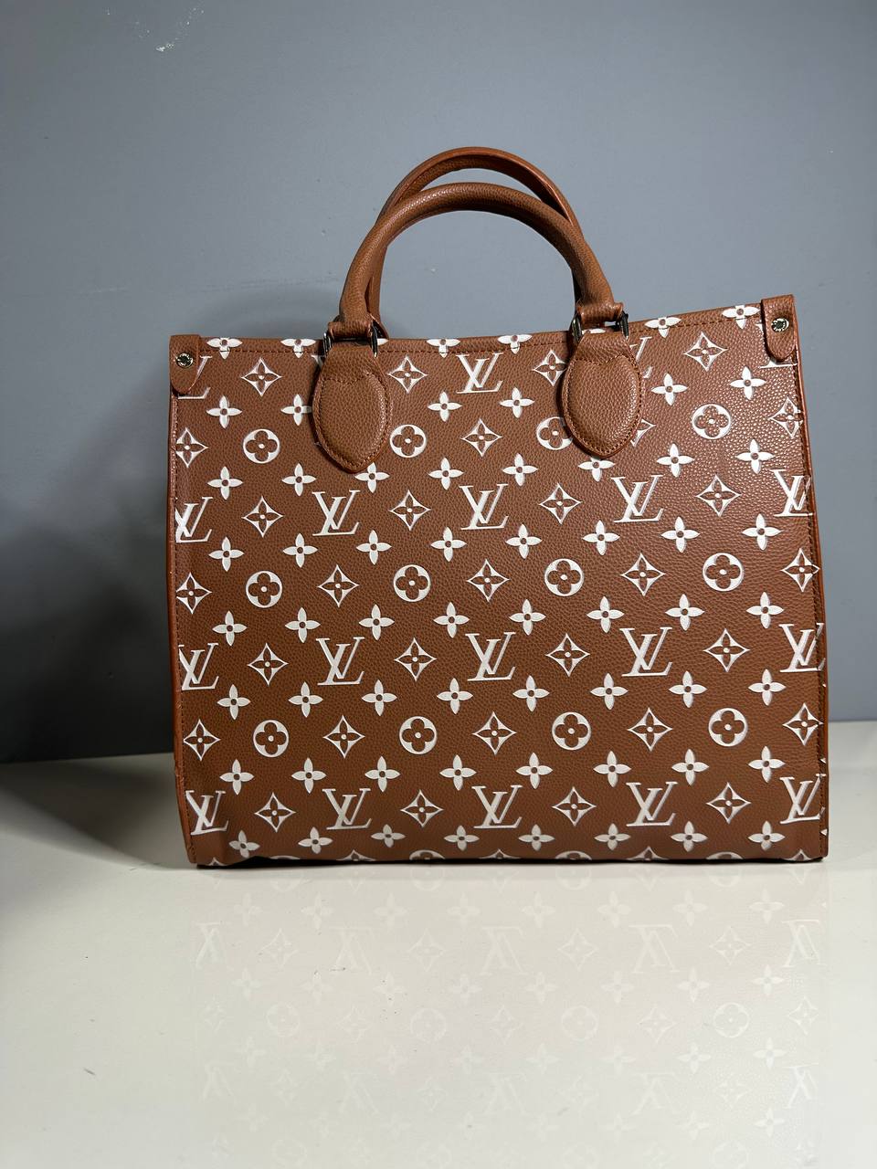 شنطة نسائية قاعدة 35سم - LOUIS VUITTON