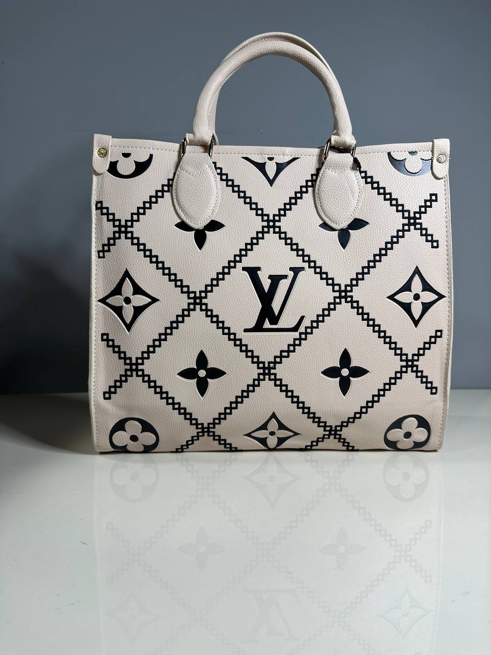 شنطة نسائية قاعدة 35سم - LOUIS VUITTON