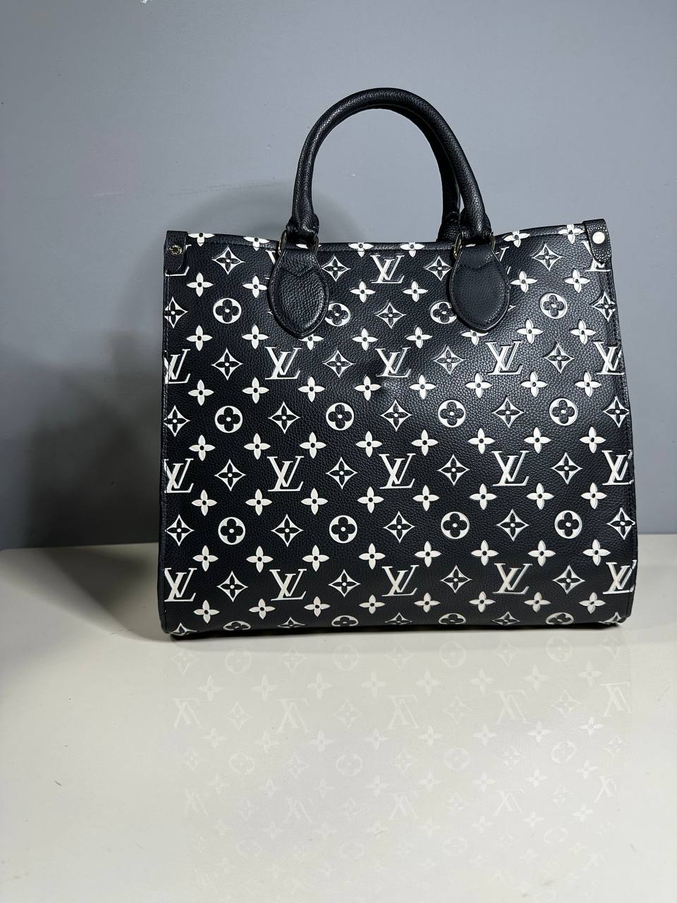 شنطة نسائية قاعدة 35سم - LOUIS VUITTON