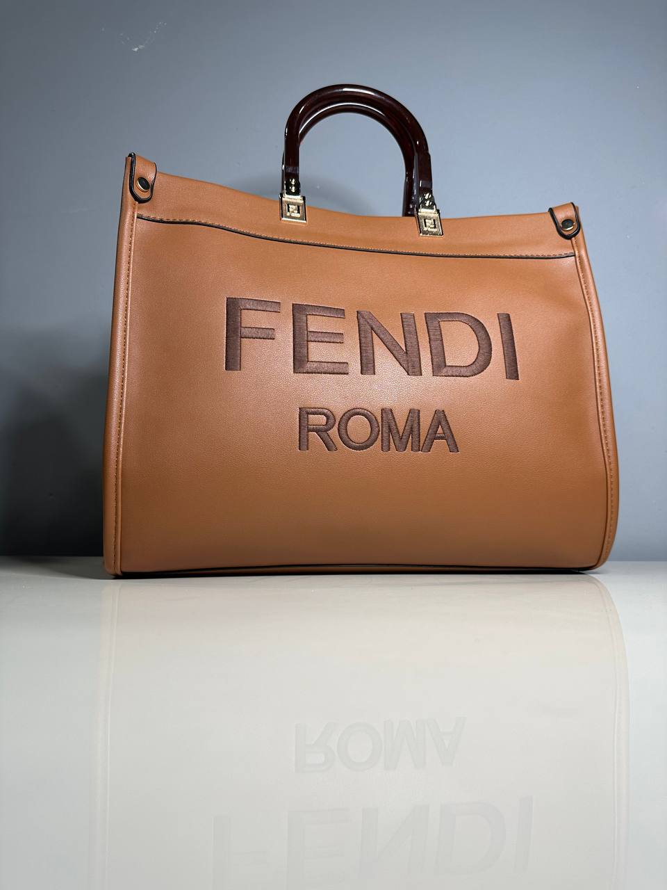 شنطة نسائية - FENDI