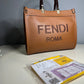 شنطة نسائية - FENDI