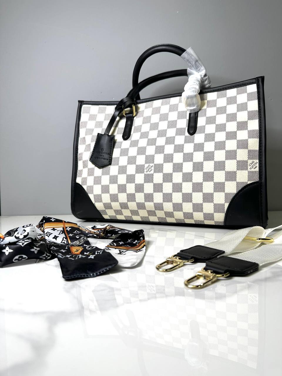 شنطة نسائية - LOUIS VUITTON