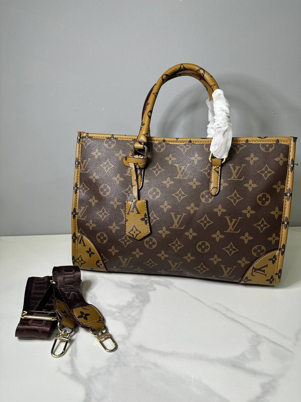 شنطة نسائية - LOUIS VUITTON