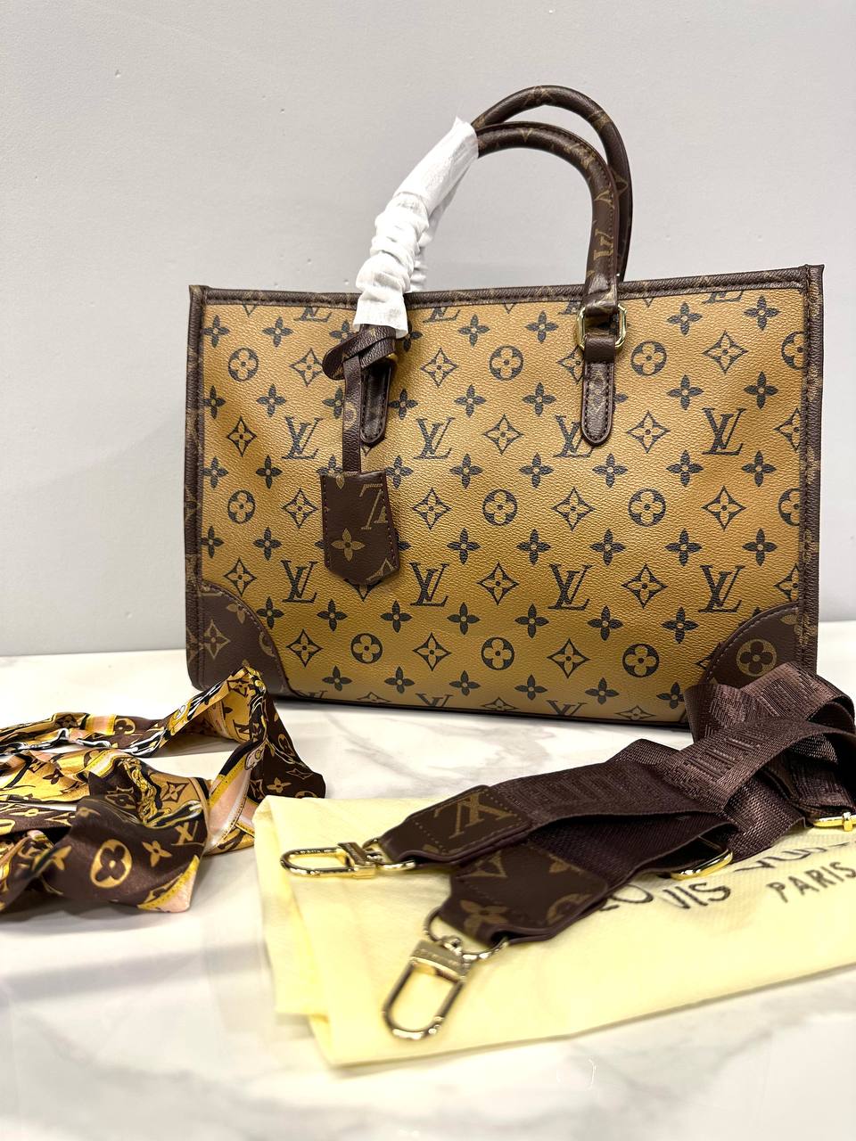 شنطة نسائية - LOUIS VUITTON