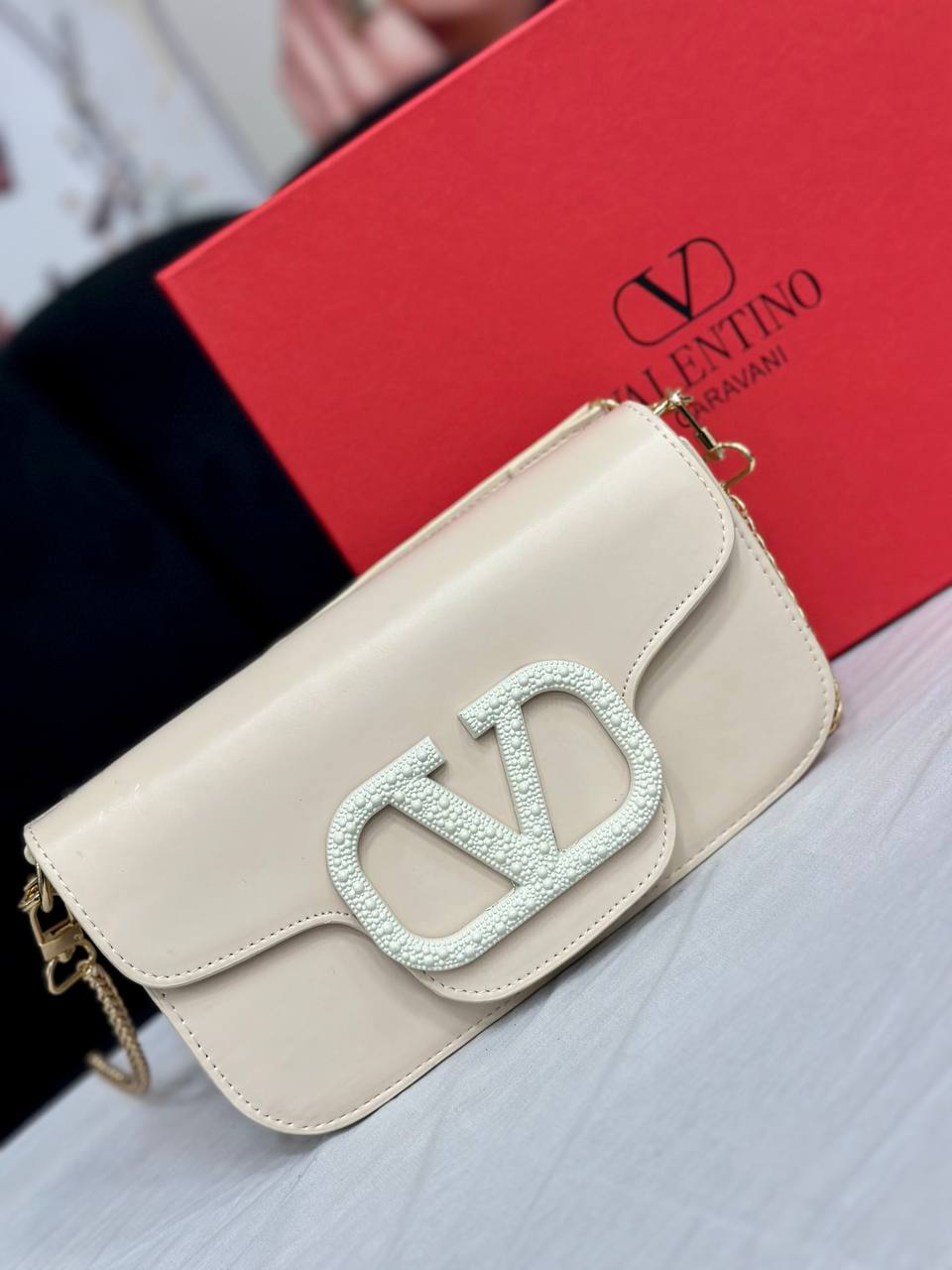 شنطة نسائية - VALENTINO