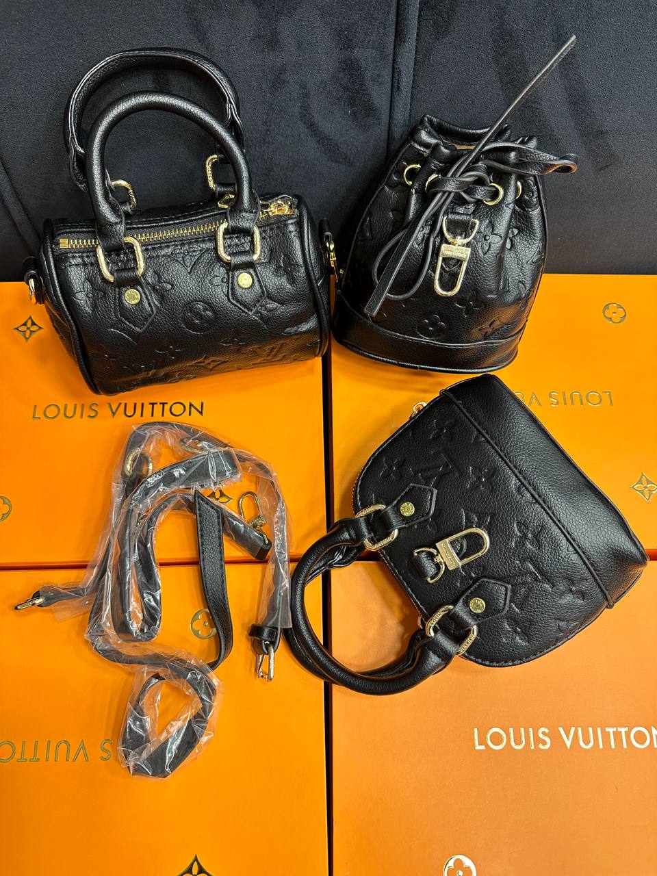 بكج شنطة نسائية 3قطع - LOUIS VUITTON