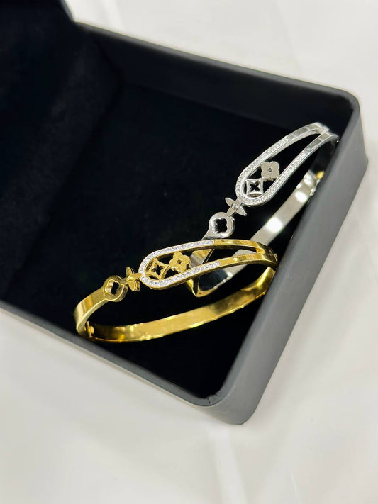 Women's bangle bracelets