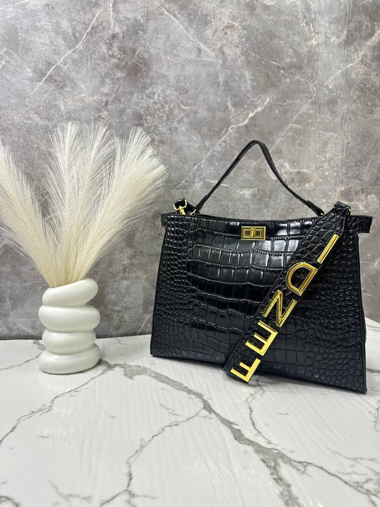 شنطة نسائية قاعدة 35سم - FENDI