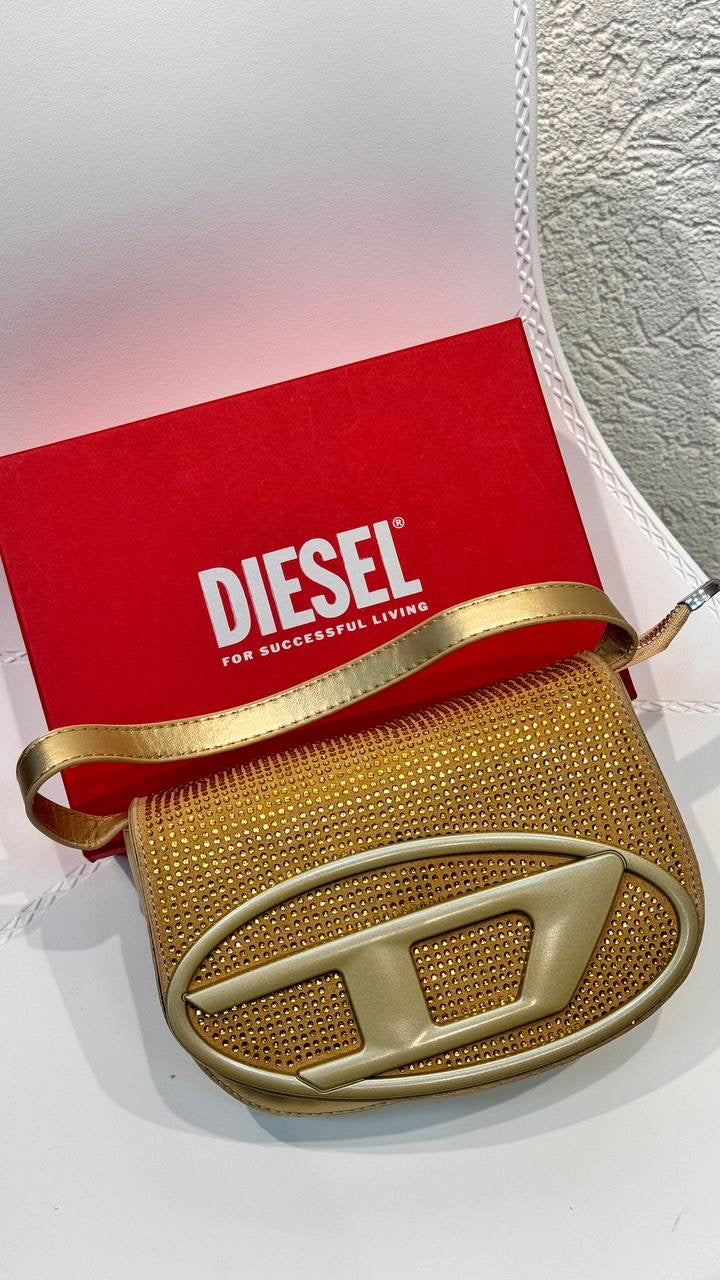 كروس مع سترس ديزل - متوفرة بعدة اللوان - Diesel